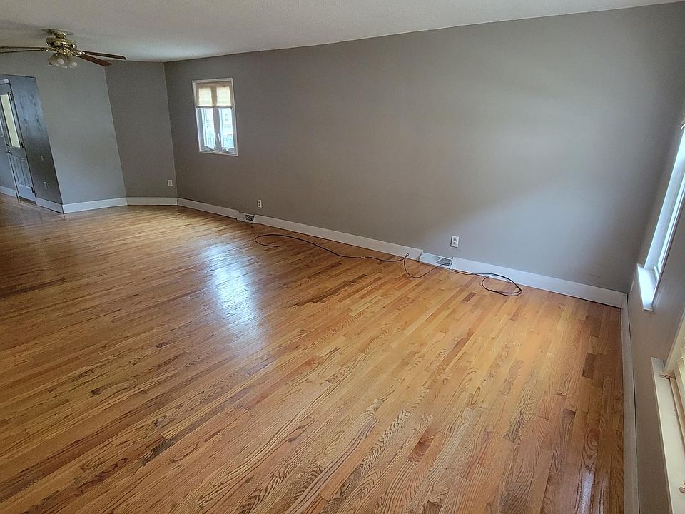 562 Almond St, Dubuque, IA 52001 Zillow