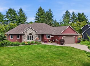 2311 Golf View Dr, River Falls, WI 54022