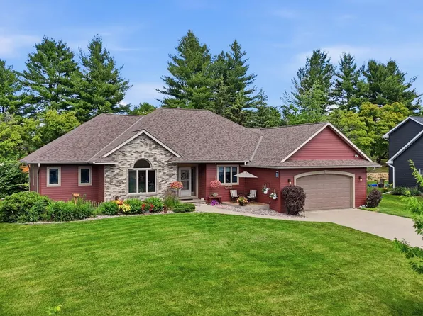 2311 Golf View Dr, River Falls, WI 54022