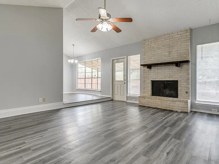 13226 Chesterton Dr — Photo 5