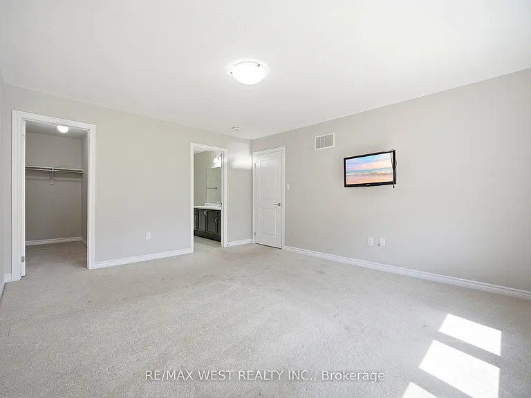 26 Hines St — Photo 23