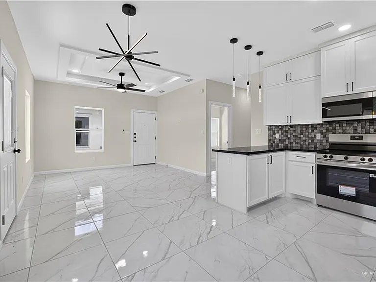 1215 S Woodland Dr #2 — Photo 6
