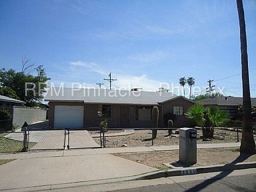 1st image of 2231 W Orangewood Ave