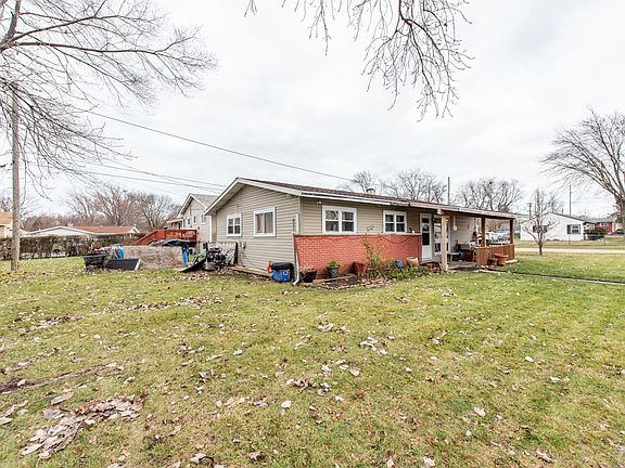 2nd image of 1325 Lorraine Pl