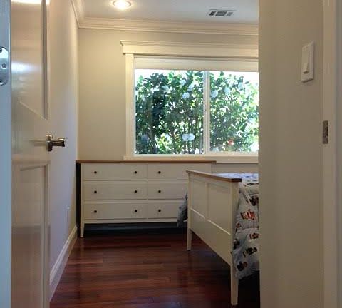 4th image of 1079 Embarcadero Rd