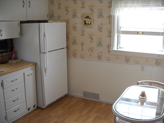 5th image of 3402 1/2 4th Ave W #1