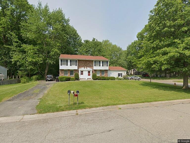 1st image of 1325 Rosewood Dr NE