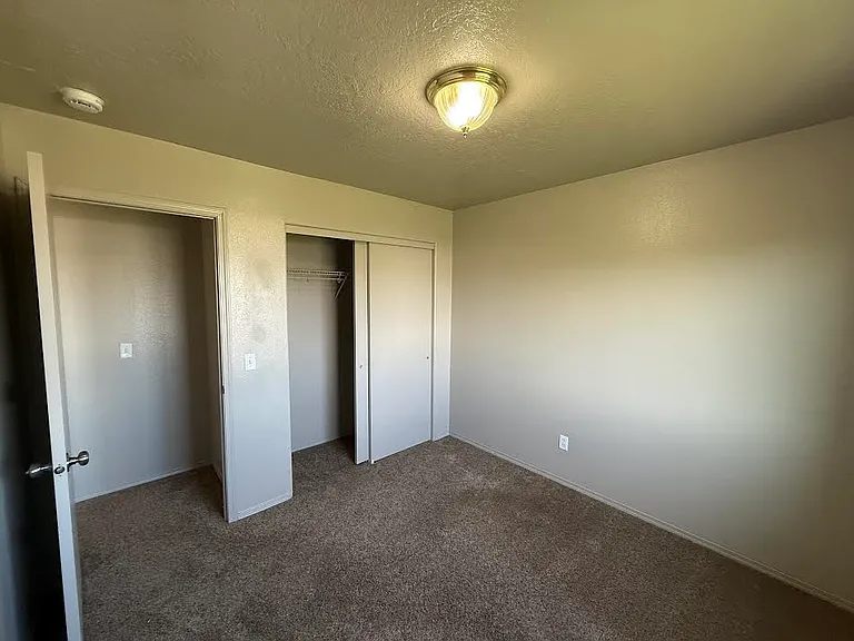 1611 E Coeur D Alene Ave — Photo 6