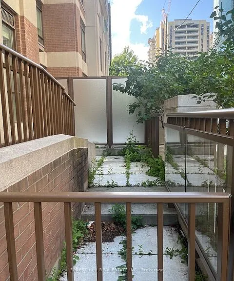 310 Tweedsmuir Ave #Townhouse 4 — Photo 6