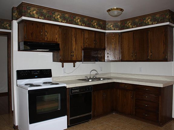 Eat-in-kitchen