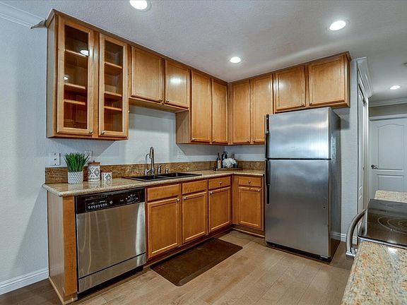 5th image of 300 Union Ave APT 26