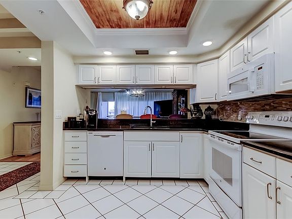 4th image of 6205 Shoreline Dr APT 1304