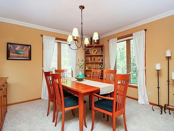 4th image of 6408 Alexander Ct