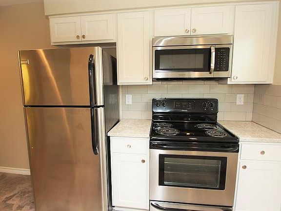 5th image of 3819 Southway Dr #207