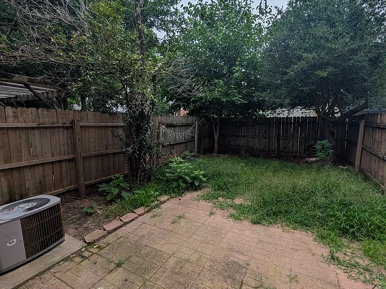 1305 Rebecca Ln — Photo 23