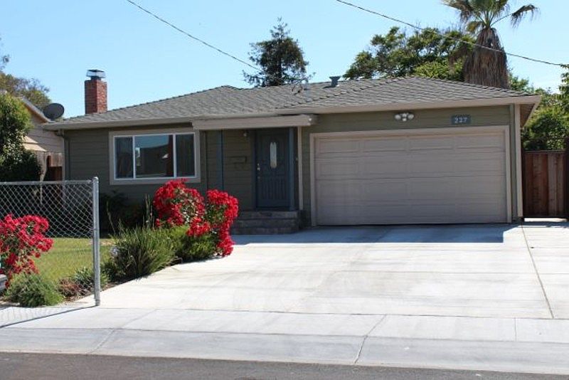 1st image of 227 Daphne Way