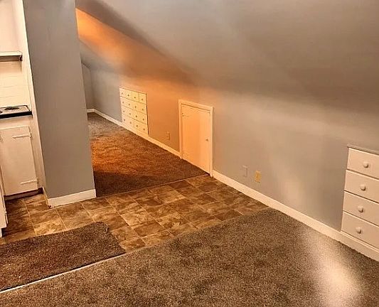4th image of 399 N Thomas Rd #B