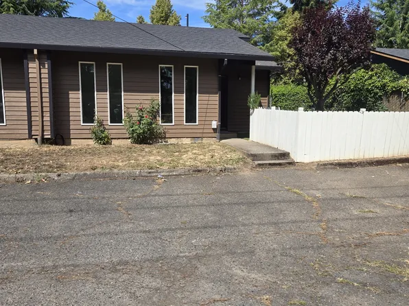 1973 SE River Rd, Hillsboro, OR 97123