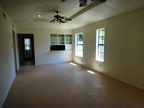 4th image of 2355 Woodside Dr