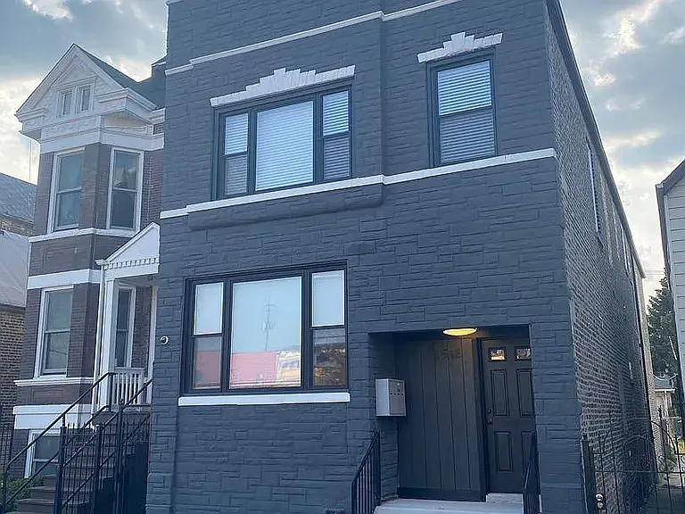 2542 S Albany Ave #1R — Photo 8