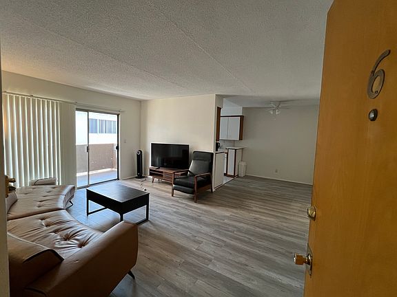 2nd image of 3439 Mentone Ave
