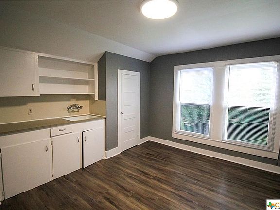 5th image of 1506 N De Leon St #A