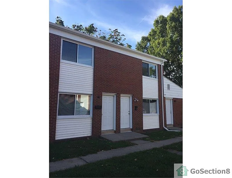 1904 Airline Ave photo 1