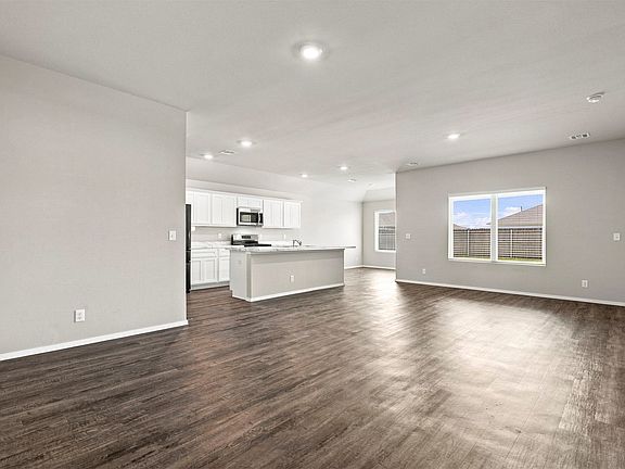 4th image of 7520 E 143rd Pl W
