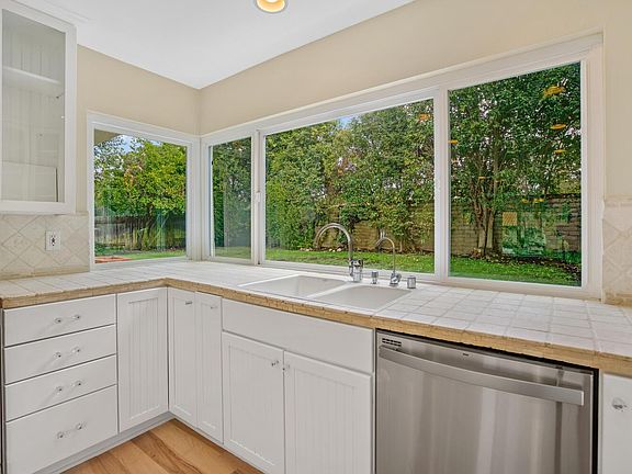 5th image of 1672 S Wellington Pl