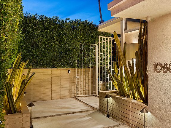 2nd image of 1080 E Sierra Way