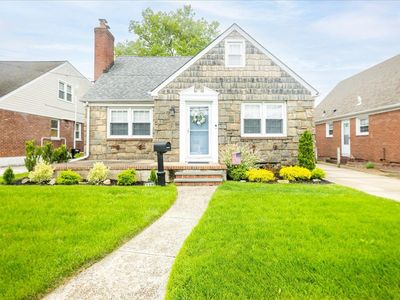 139 Euston Road S, West Hempstead, NY, 11552
