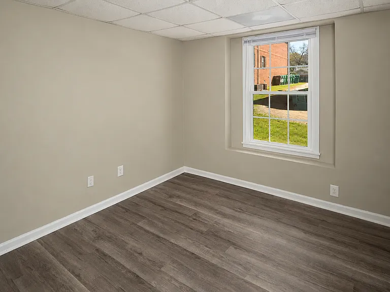 312 N Jefferson St NE #B — Photo 9