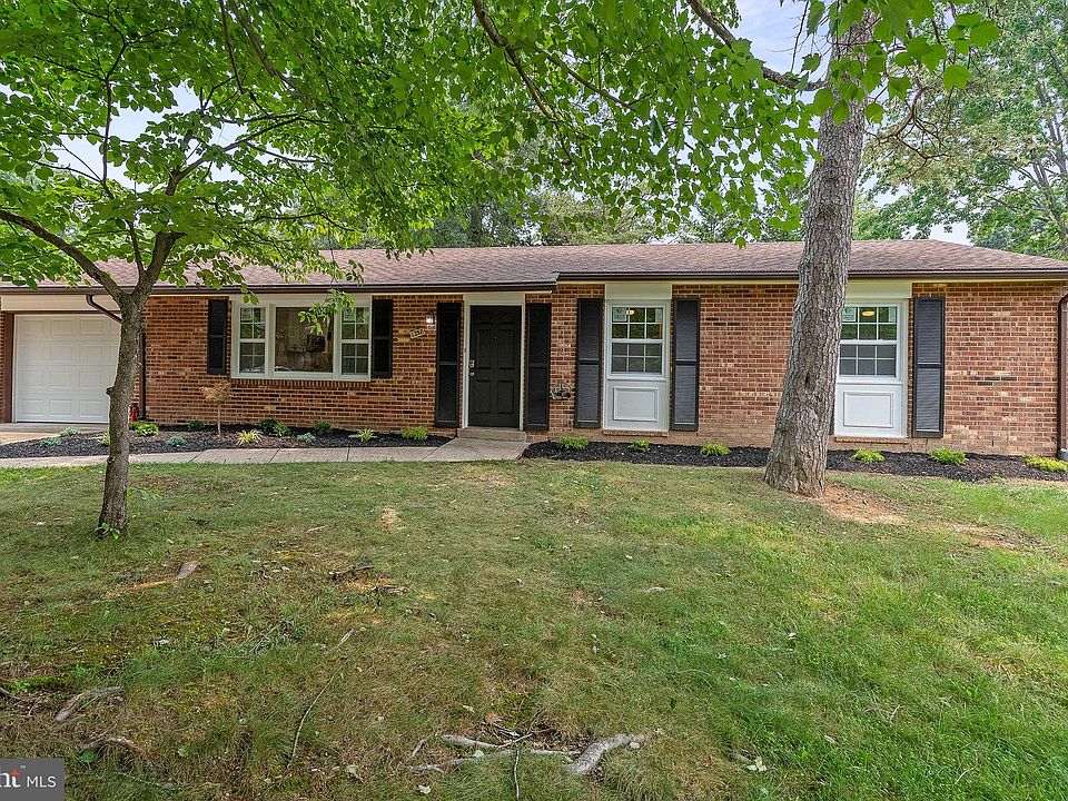 1st image of 1258 Redwood Ct