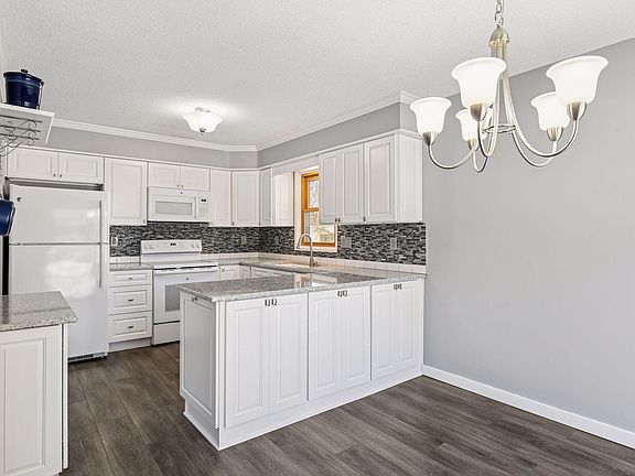 5th image of 3820 Harbor Ln N