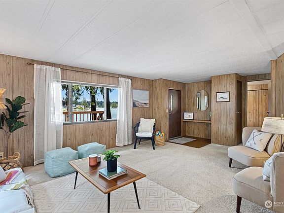 4th image of 6433 South Island Drive E