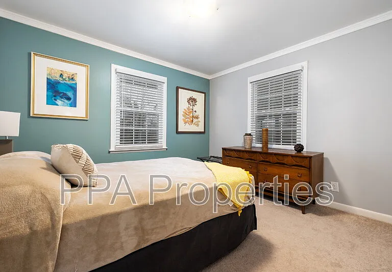 2404 Francis St — Photo 10
