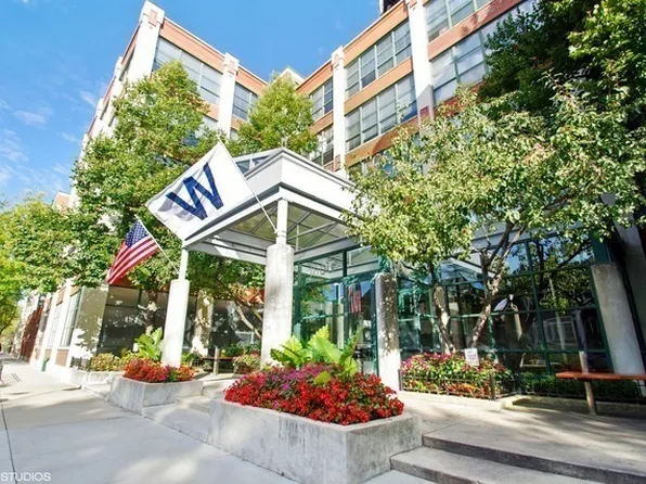 1800 W Roscoe St APT 416, Chicago, IL 60657