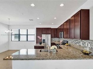 11351 SW 15th St, Hollywood, FL 33025