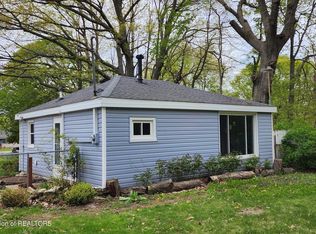 5830 Rolfe Rd, Lansing, MI 48911