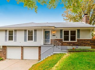 3604 NE Chapel Dr, Lees Summit, MO 64064