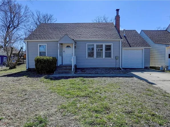 105 S 2nd St, Louisburg, KS 66053