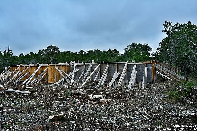 2nd image of 1553 Lake Dr