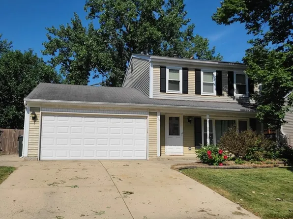 696 Shining Water Dr, Carol Stream, IL 60188