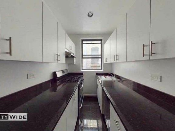 4th image of 26 E 91st St APT 6D
