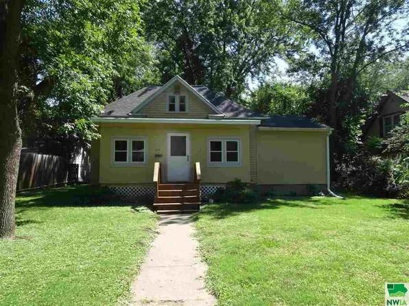 315 Lewis St, Vermillion, SD 57069