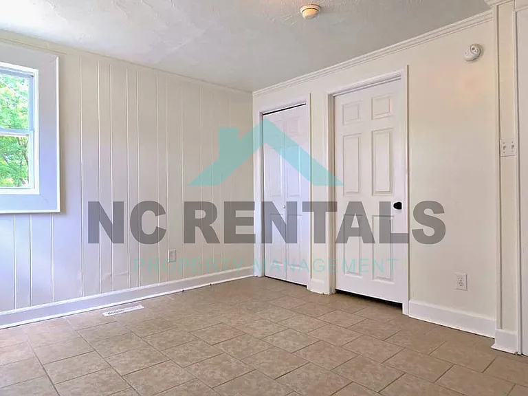 312 Walter Chambers St — Photo 22