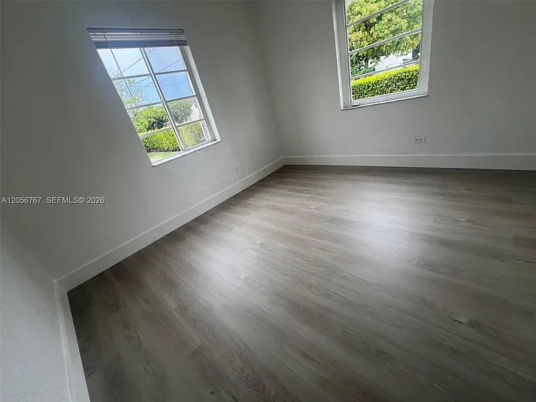 1326 SW 6th St #10 — Photo 12
