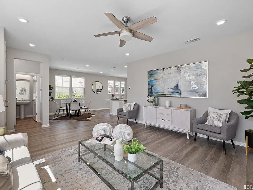 2645 Admiral Cir