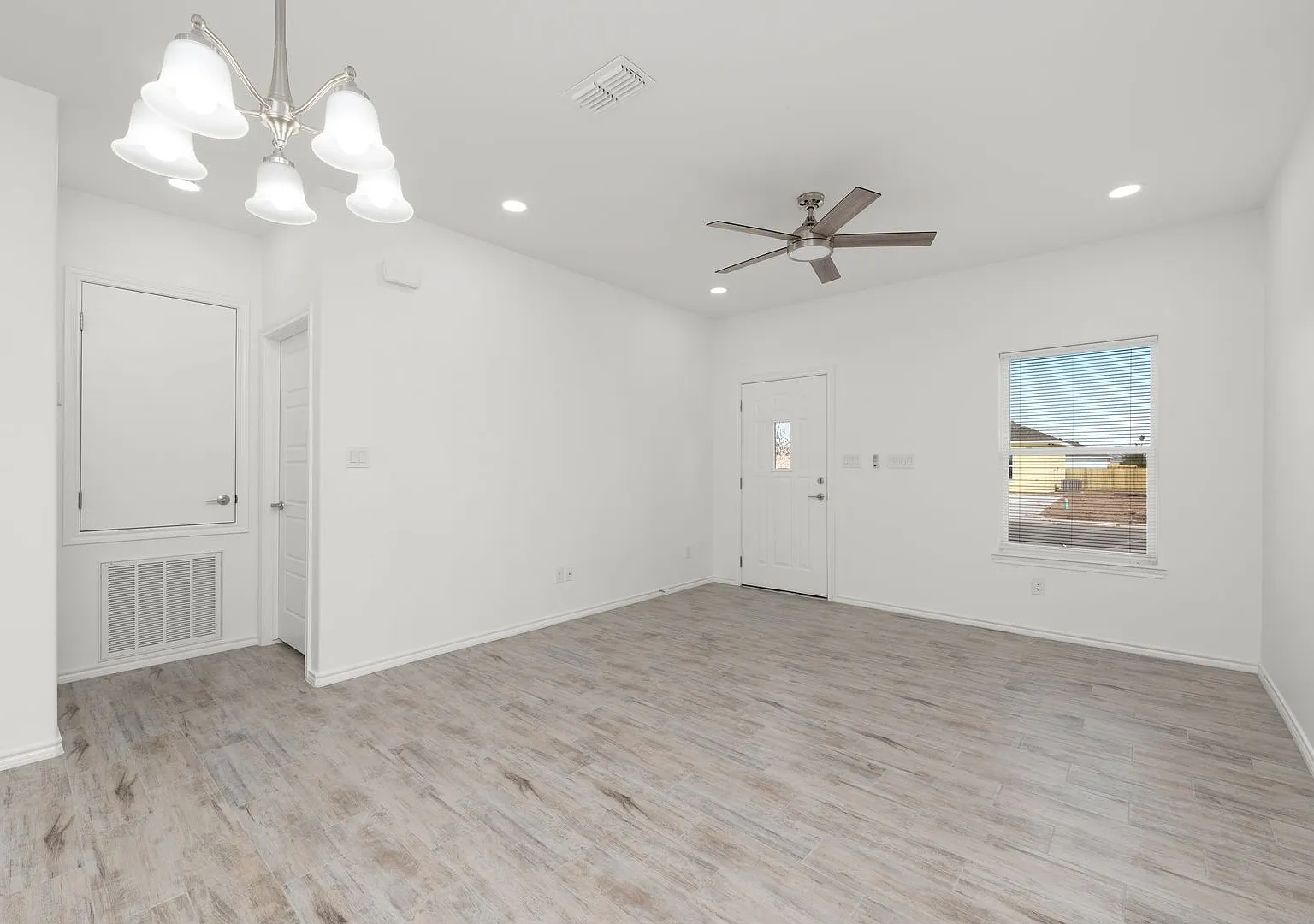 411 Hinojosa - Newly Constructed 3bd/2bth Home In la Feria Now Leasing — Photo 2