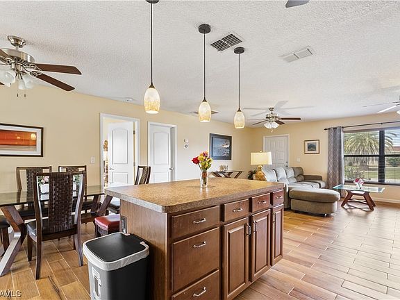 3rd image of 2021 SE 8th Ave